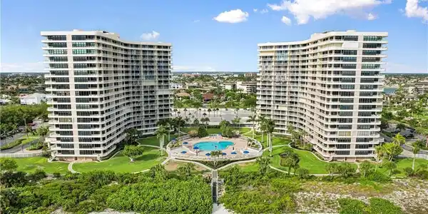 380 Seaview CT