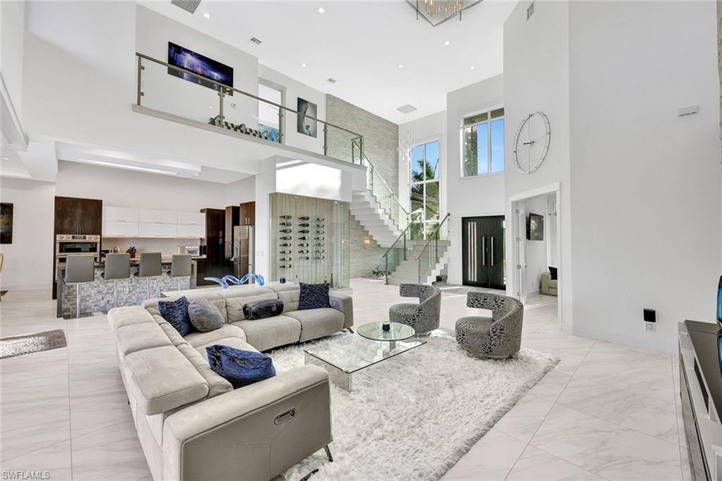 Image 3: Wow! This floorplan just flows!