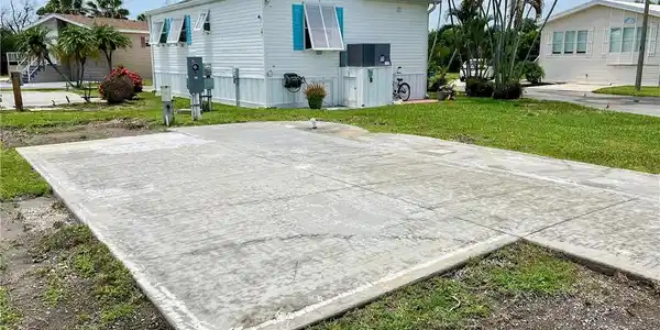 Image 3: Clean pad ready for your RV