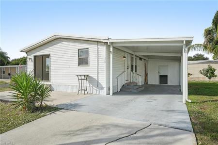 53 Grosbeak LN