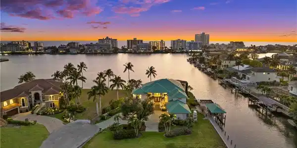 Image 3: Beautiful sunset views of bay and gulf