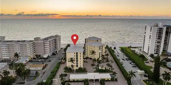 3483 Gulf Shore BLVD N