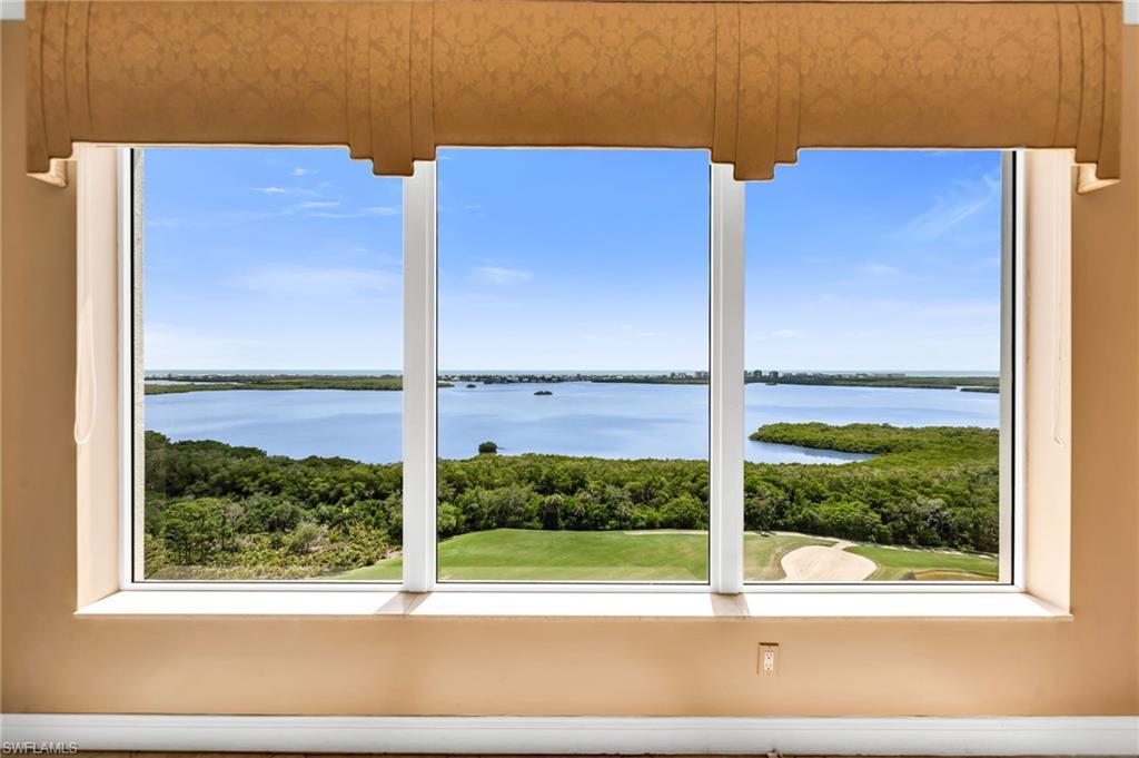 Image 3: Living Room View