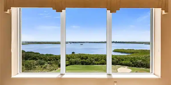 Image 3: Living Room View