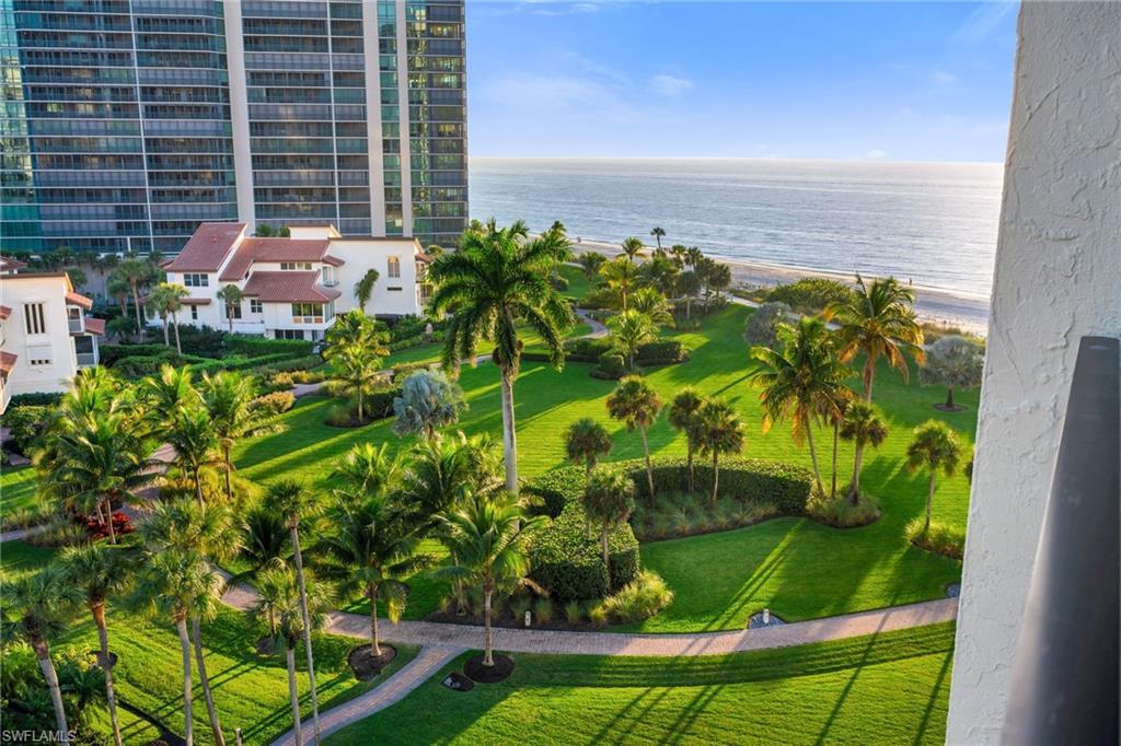 Image 4: Wrap-Around Balcony - 3.5 Acres of Beachfront Porperty