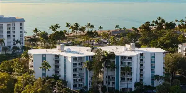 1300 Gulf Shore BLVD N