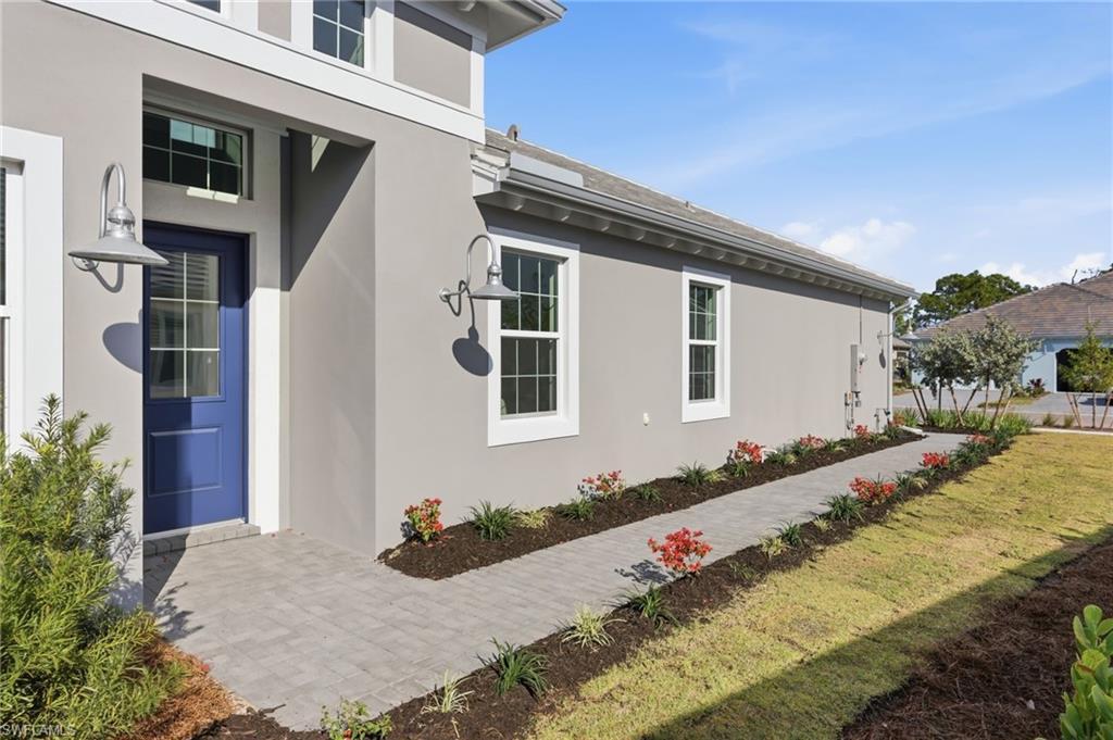 Image 3: Beautiful upgraded landscaping through out the property