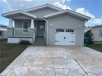 12 Aquamarine AVE