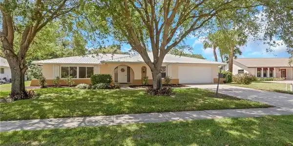 4255 Glasgow CT