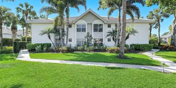 4111 Lake Forest DR