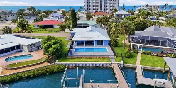 8009 Lagoon RD