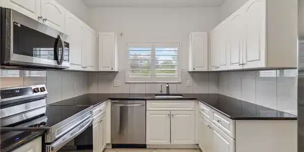 Image 2: Kitchen