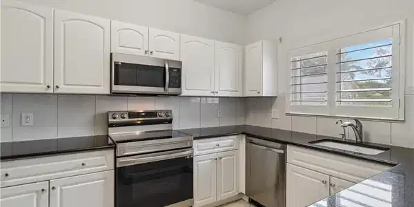 Image 3: Kitchen