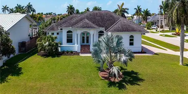 405 Driftwood CT