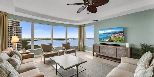 Image 2: Living Room