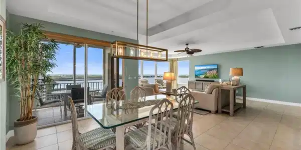 Image 4: Dining to Living Room