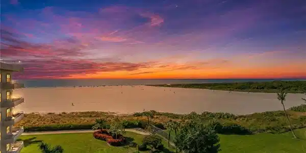 240 Seaview CT
