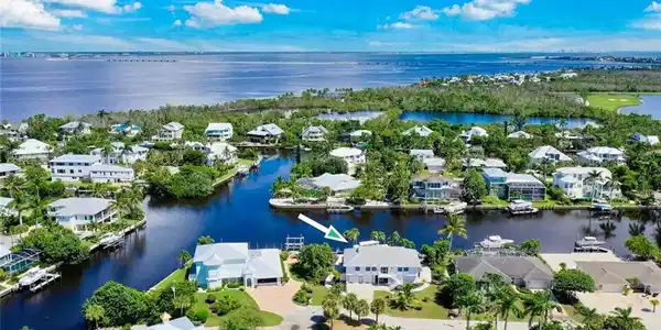 1682 Sabal Palm DR