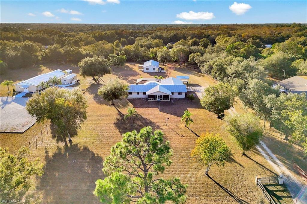 Image 2: 2.5 Acres, zone Ag2.  Great for generational living! Bring the whole family!