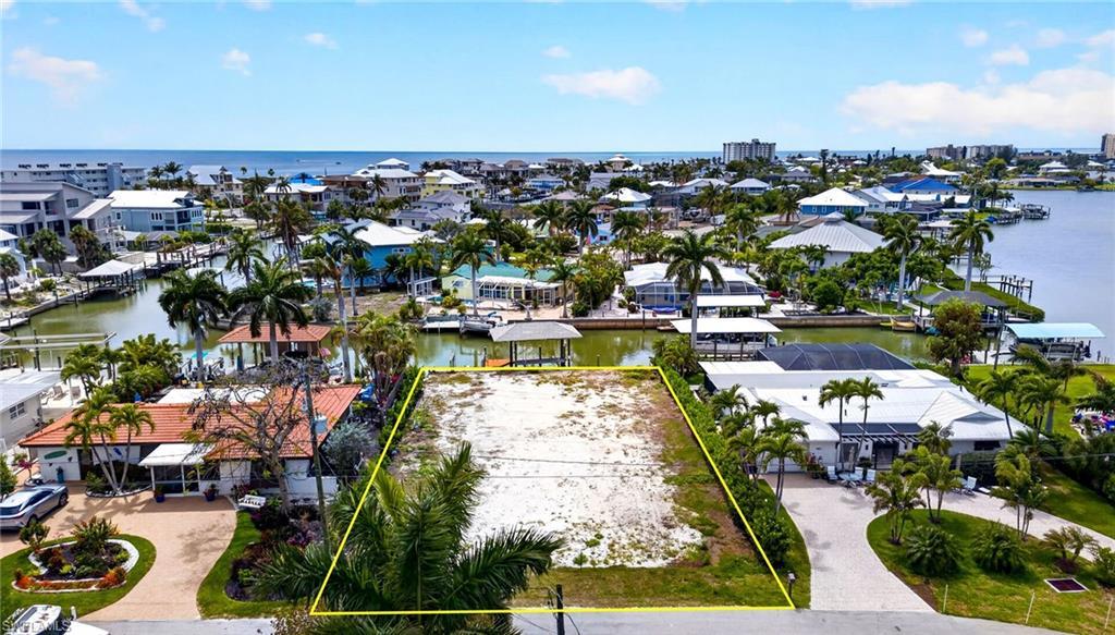 Image 1: Large Building lot on South End FMB