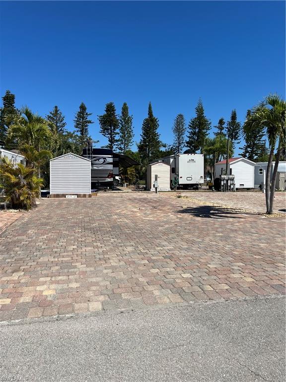 Image 2: Large paved lot 30x69