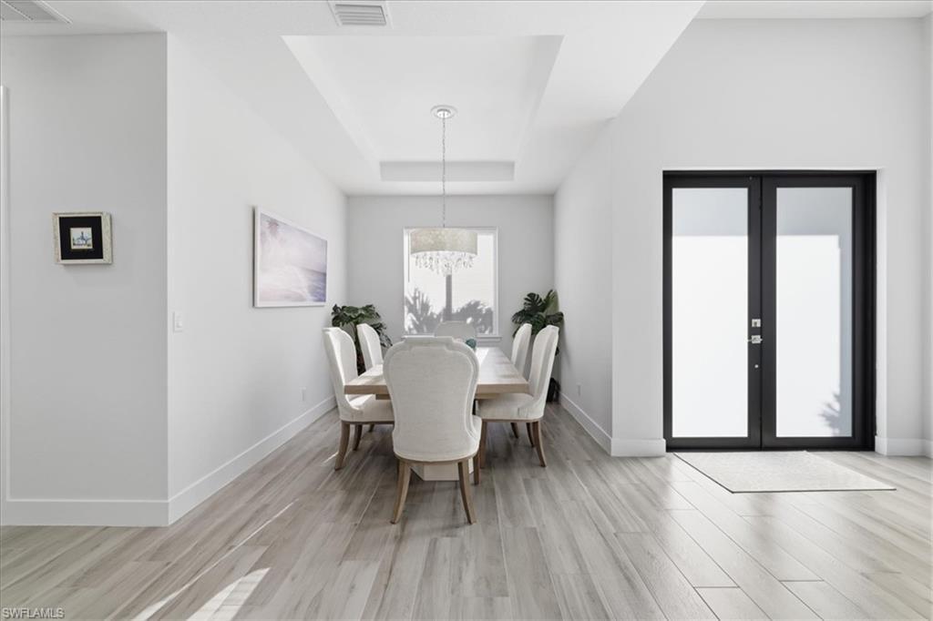 Image 3: Formal Dining