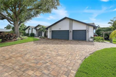 204 SE 20th PL