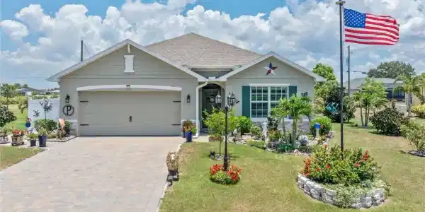 25266 Estrada CIR