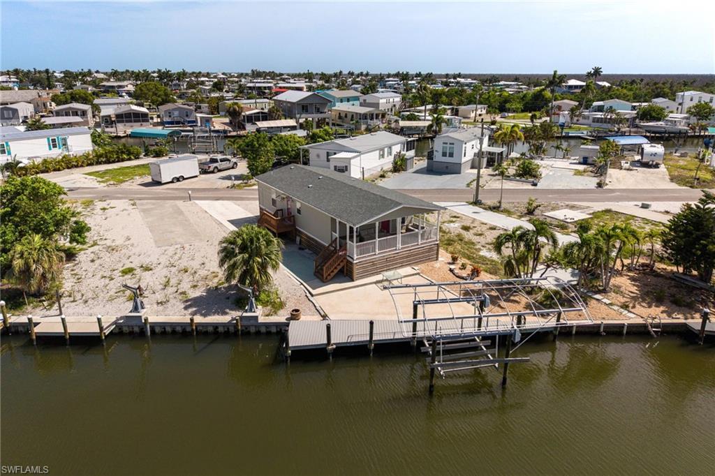Image 4: Aerial view of the easy island boating lifestyle to the Gulf of America!