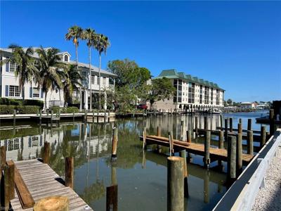 361-4 Vanderbilt Beach RD