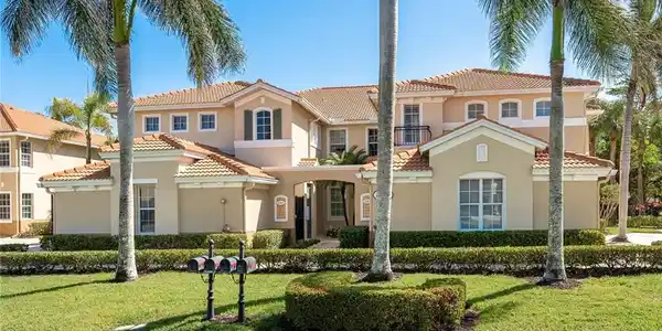 11041 Harbour Yacht CT