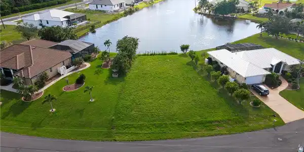 24083 Cedar Rapids Rd CT