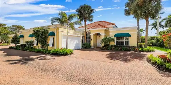 3710 Rachel LN
