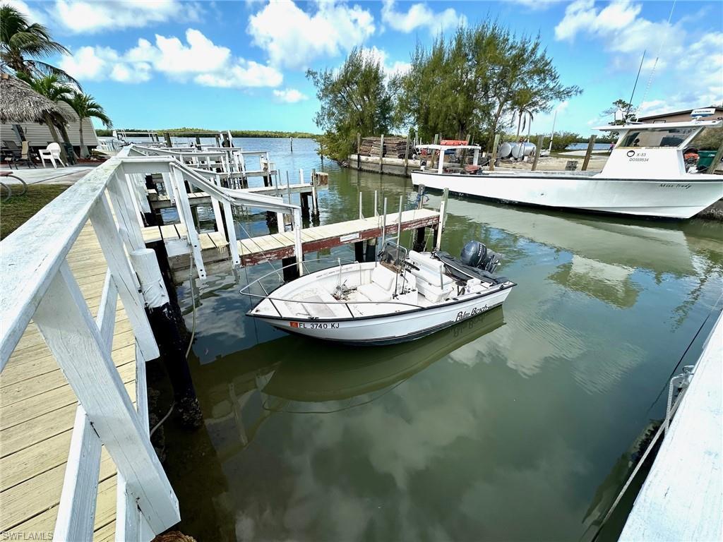Image 2: Deeded Dock direct Gulf access