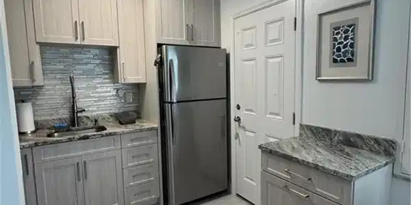190 N Collier BLVD
