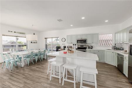 1218 Treasure CT