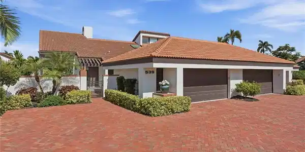 539 Bay Villas LN