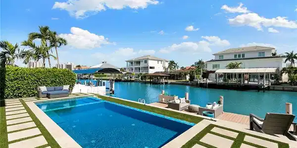 357 Egret AVE
