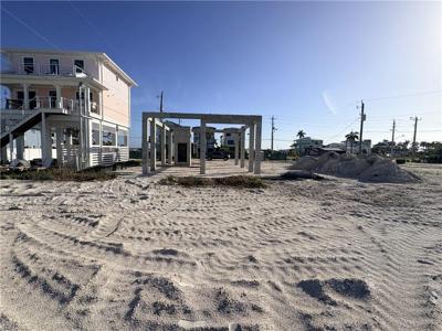 452 Estero BLVD