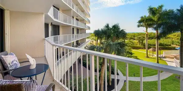 380 Seaview CT