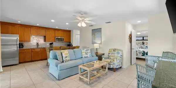Image 4: Open Floor Plan