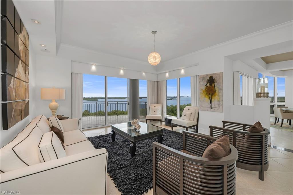 Image 2: Living Room