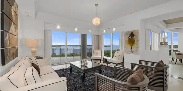 Image 2: Living Room