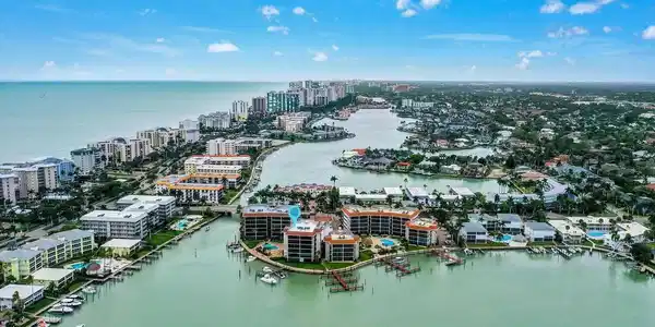 222 Harbour DR