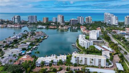 400 Park Shore DR