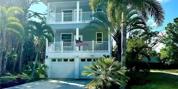 738 Park AVE