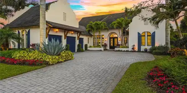 3244 Tavolara LN