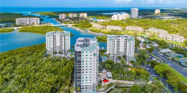 425 Cove Tower DR