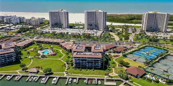 601 Seaview CT