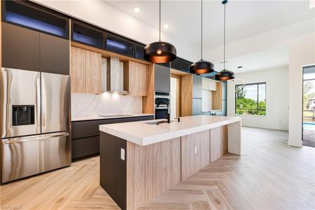 903 NW 38th AVE
